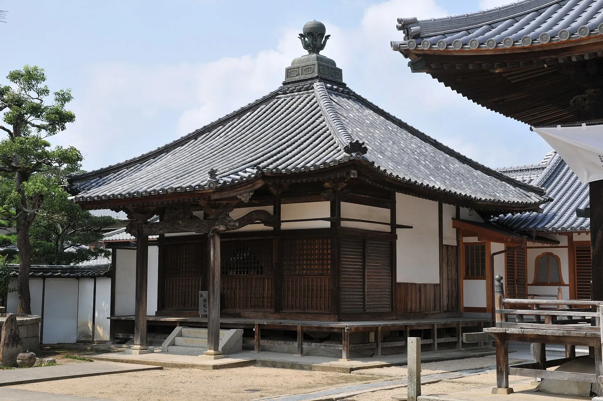 第87番 補陀落山 観音院 長尾寺 境内