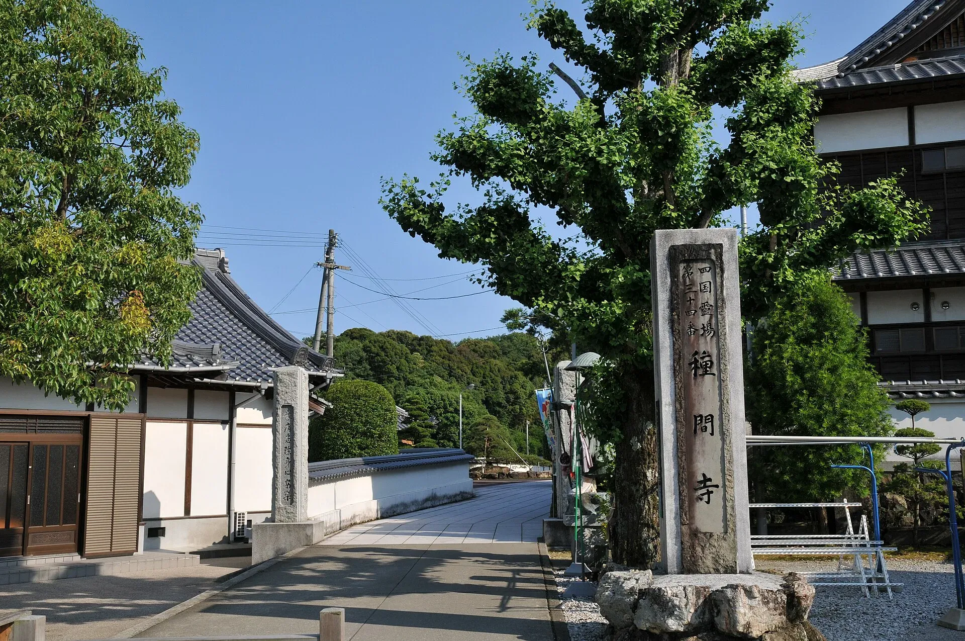第34番 本尾山 朱雀院 種間寺 境内