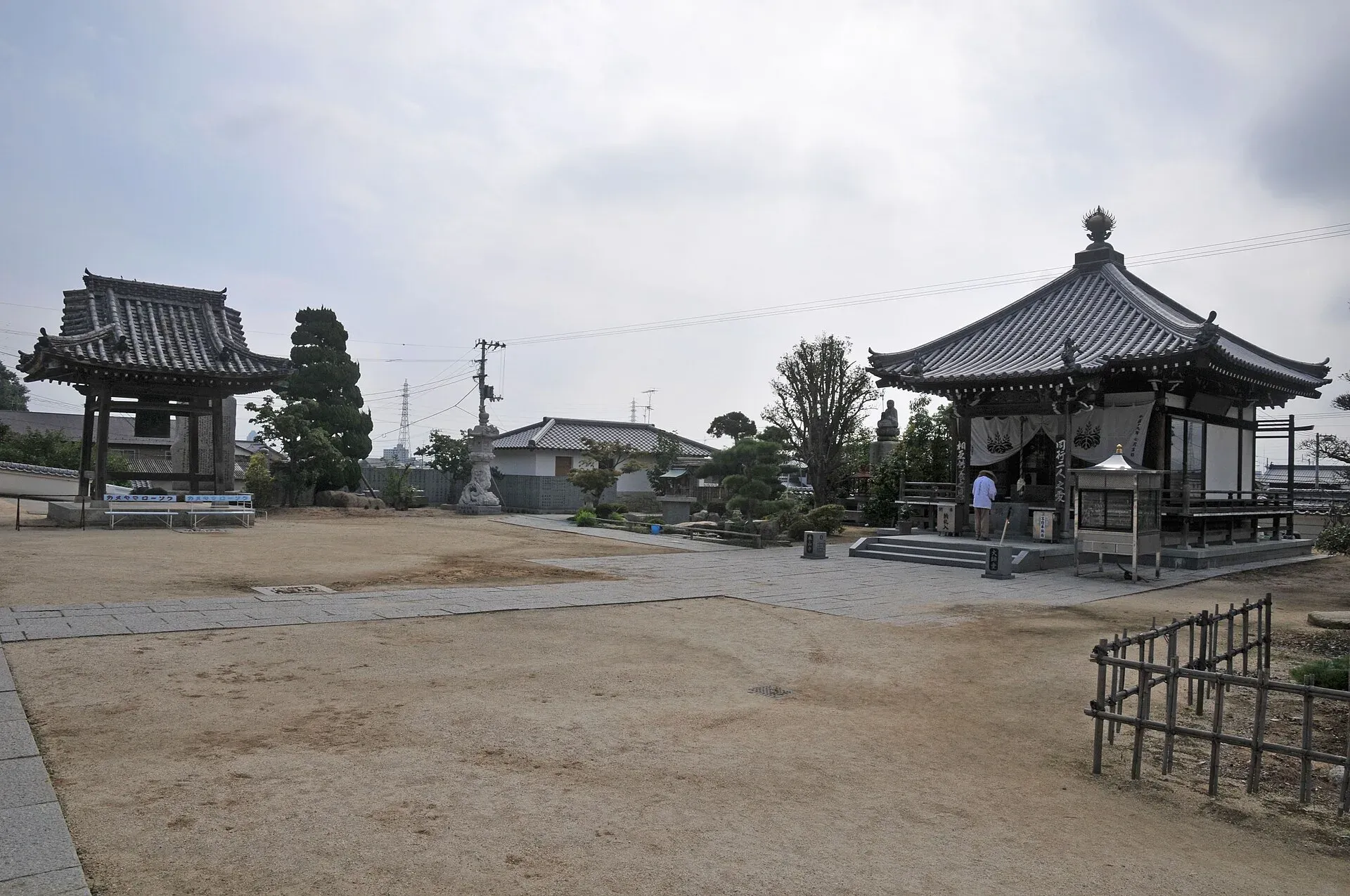 第56番 金輪山 勅王院 泰山寺 境内
