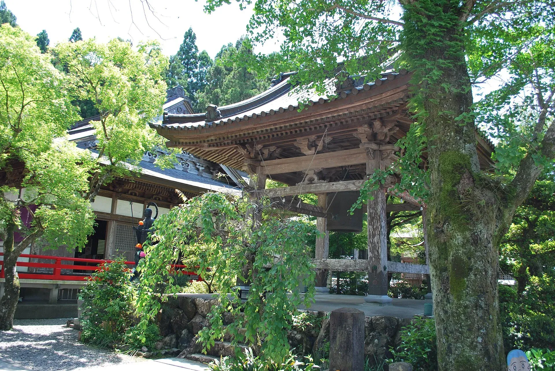 第37番 藤井山 五智院 岩本寺 境内