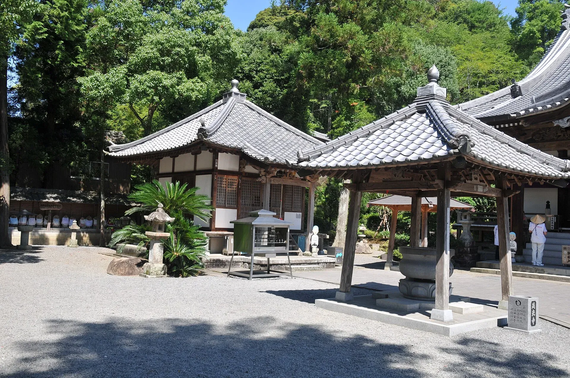 第39番 赤亀山 寺山院 延光寺 境内