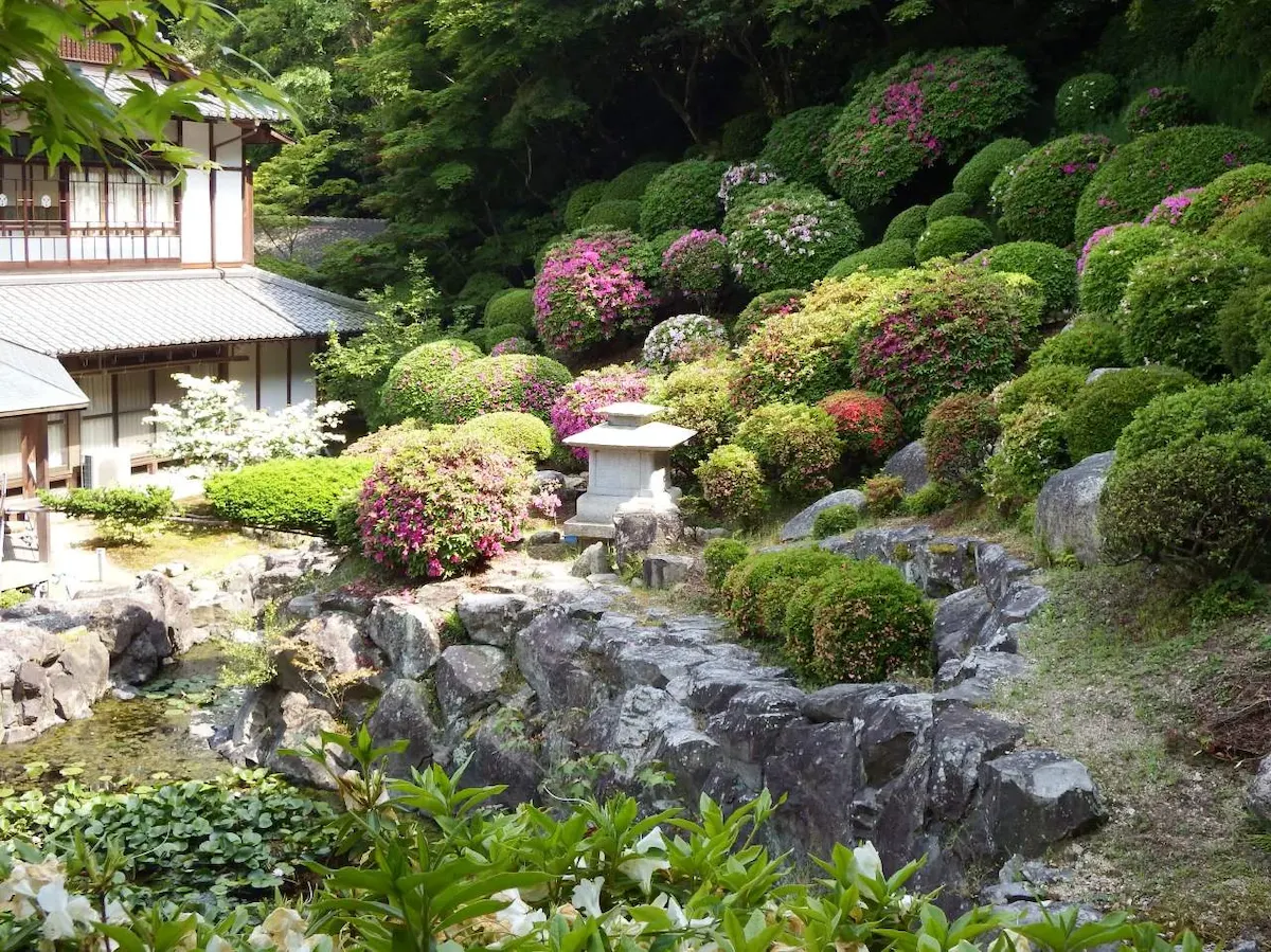 第68番 七宝山 神恵院 神恵院 境内