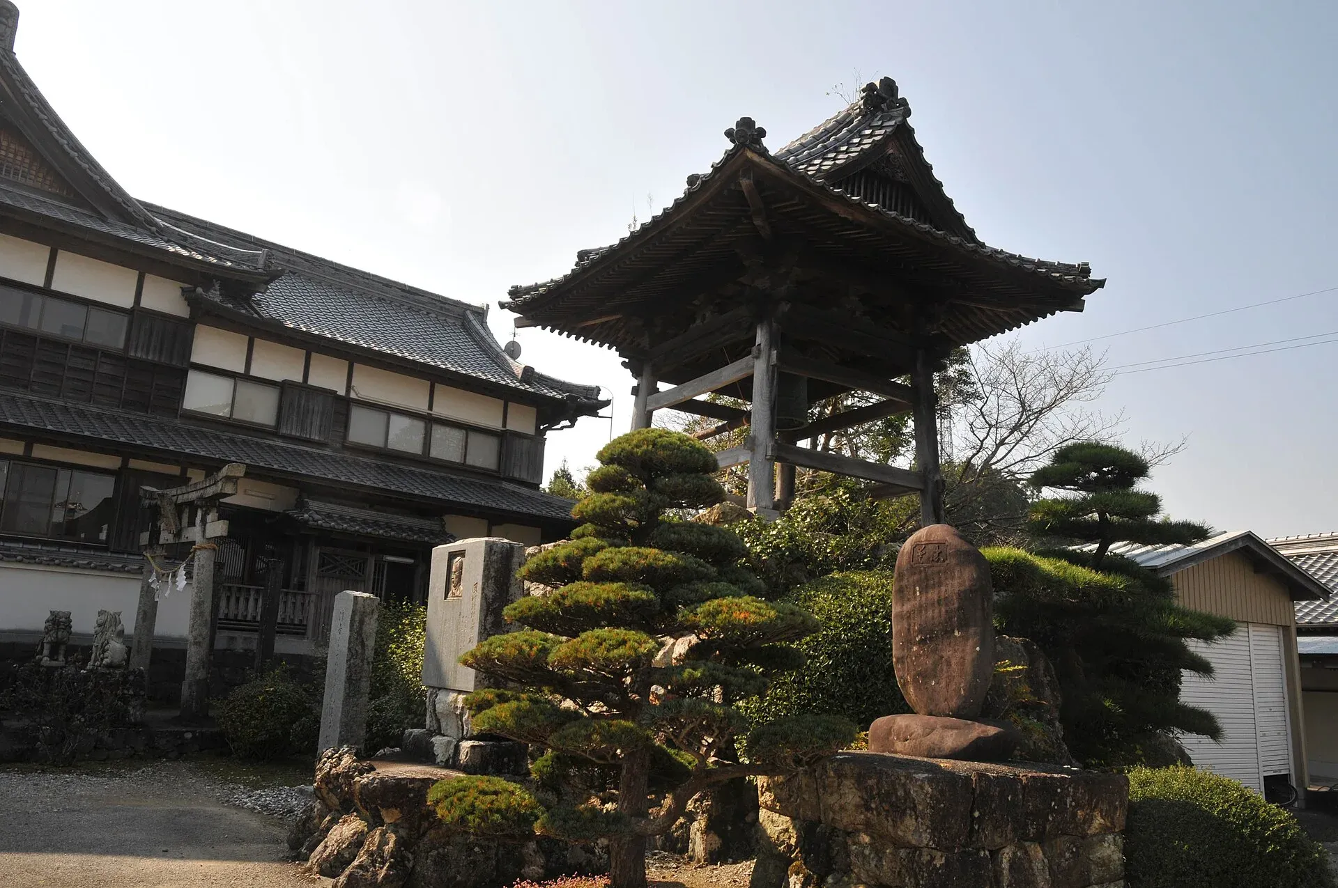 第34番 本尾山 朱雀院 種間寺 境内