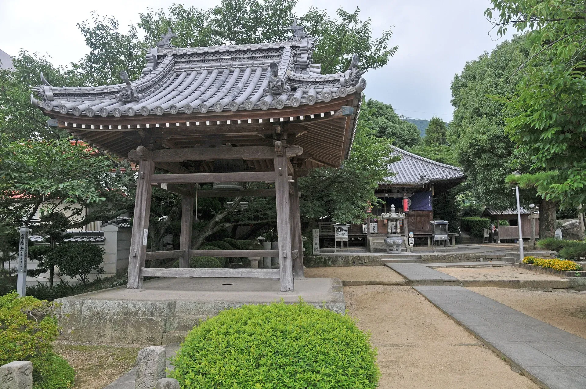 第72番 我拝師山 延命院 曼荼羅寺 境内