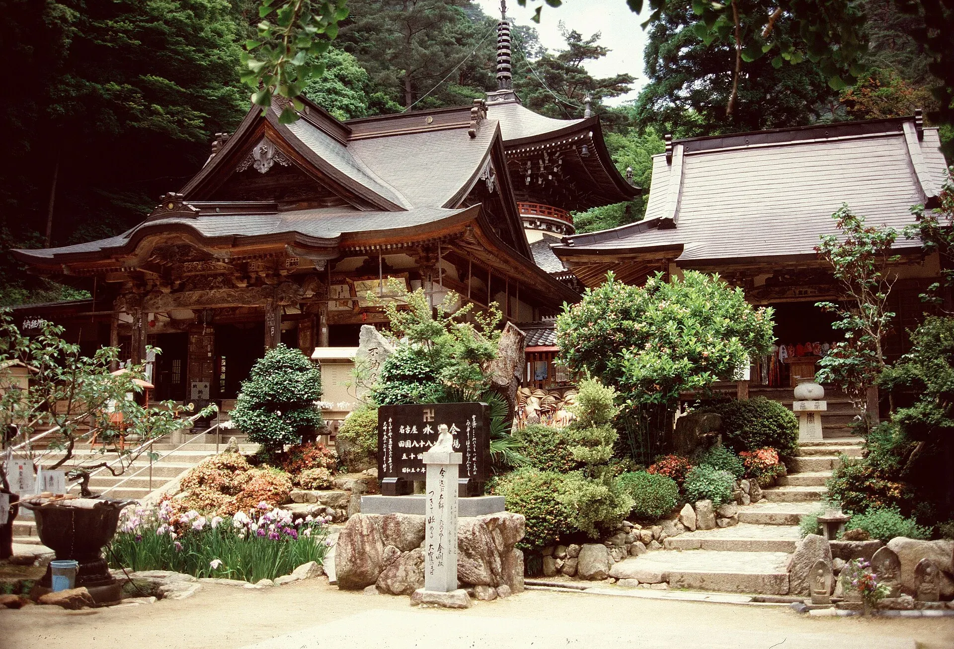 第88番 医王山 遍照光院 大窪寺 境内
