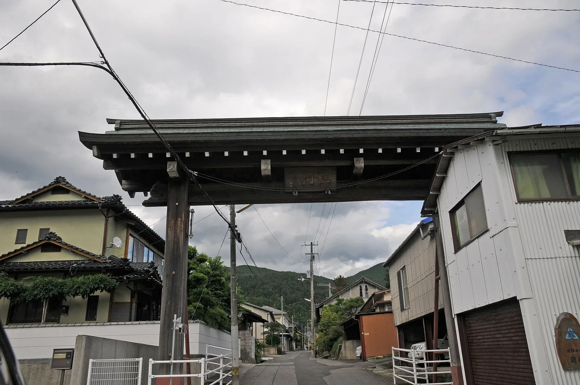 第44番 菅生山 大覚院 大宝寺 境内