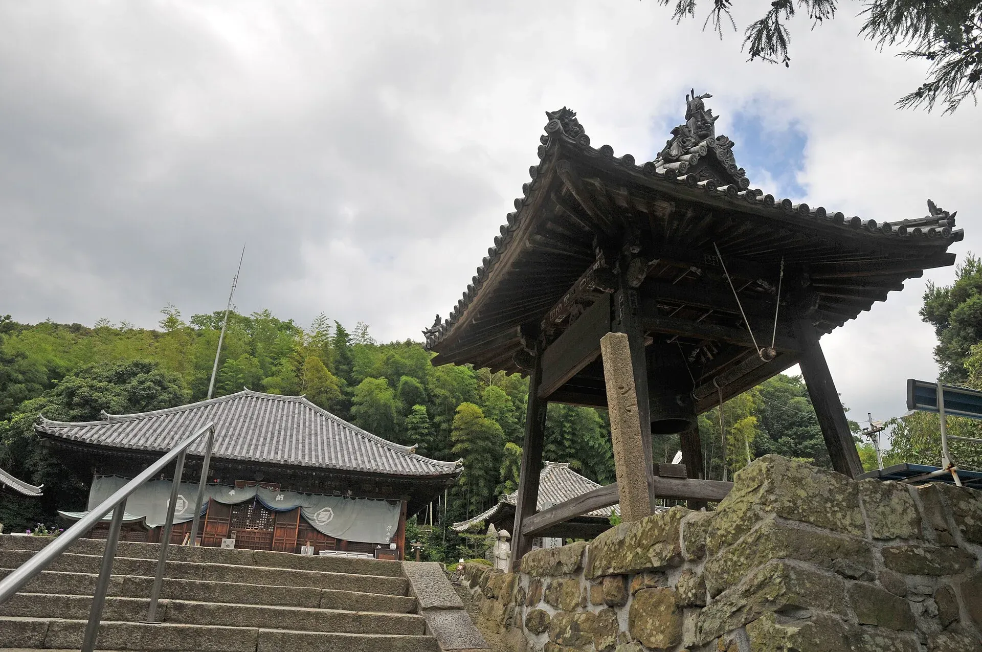 第49番 西林山 三蔵院 浄土寺 境内