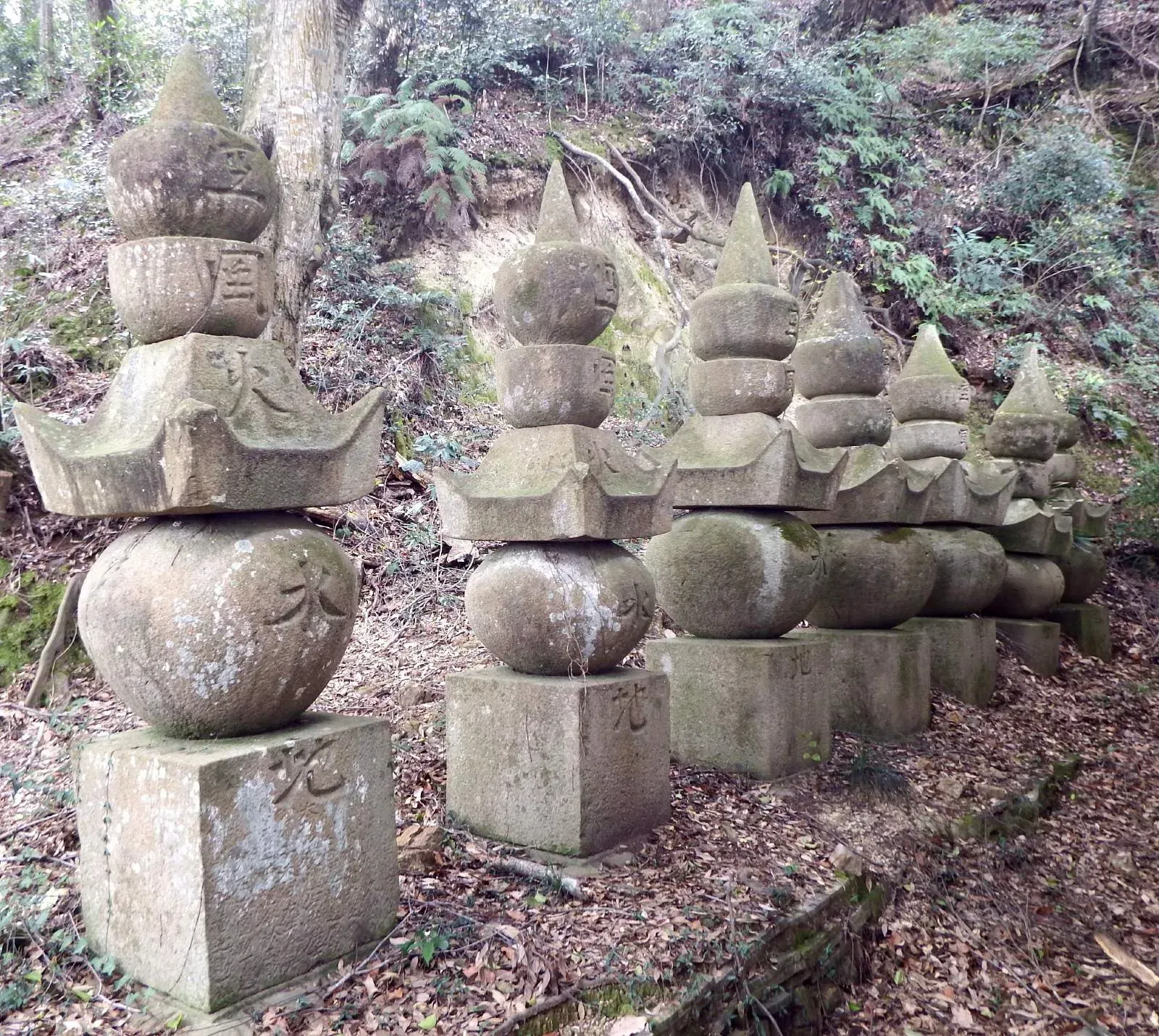 第2番 日照山 無量寿院 極楽寺 境内