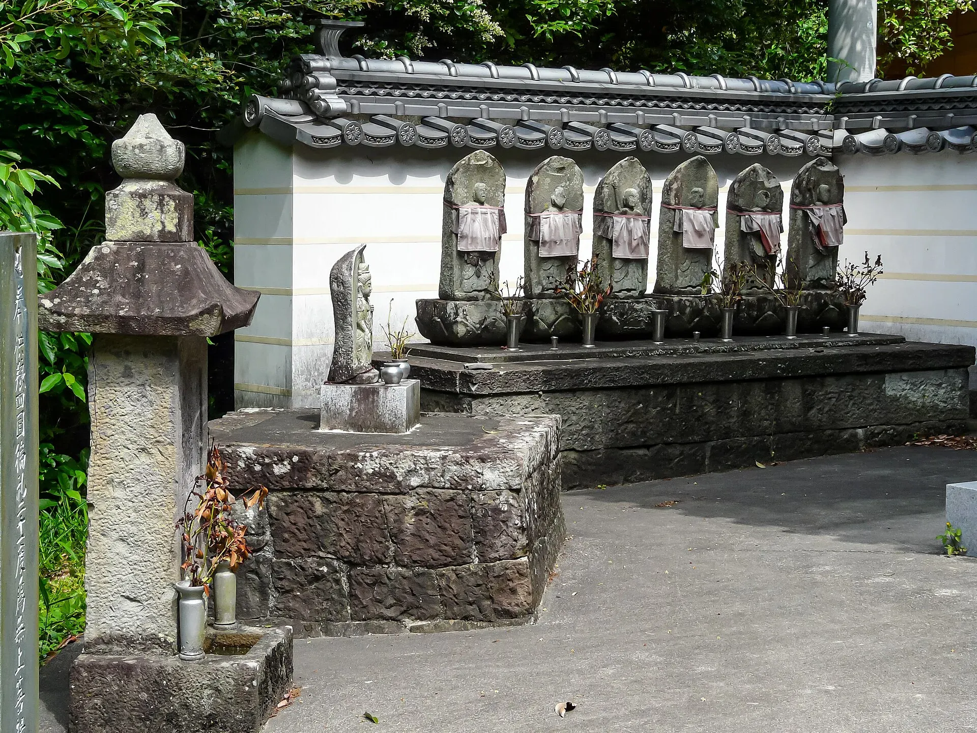 第10番 得度山 灌頂院 切幡寺 境内