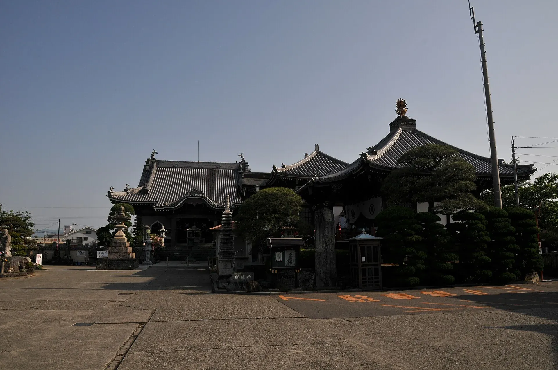 第17番 瑠璃山 真福院 井戸寺 境内