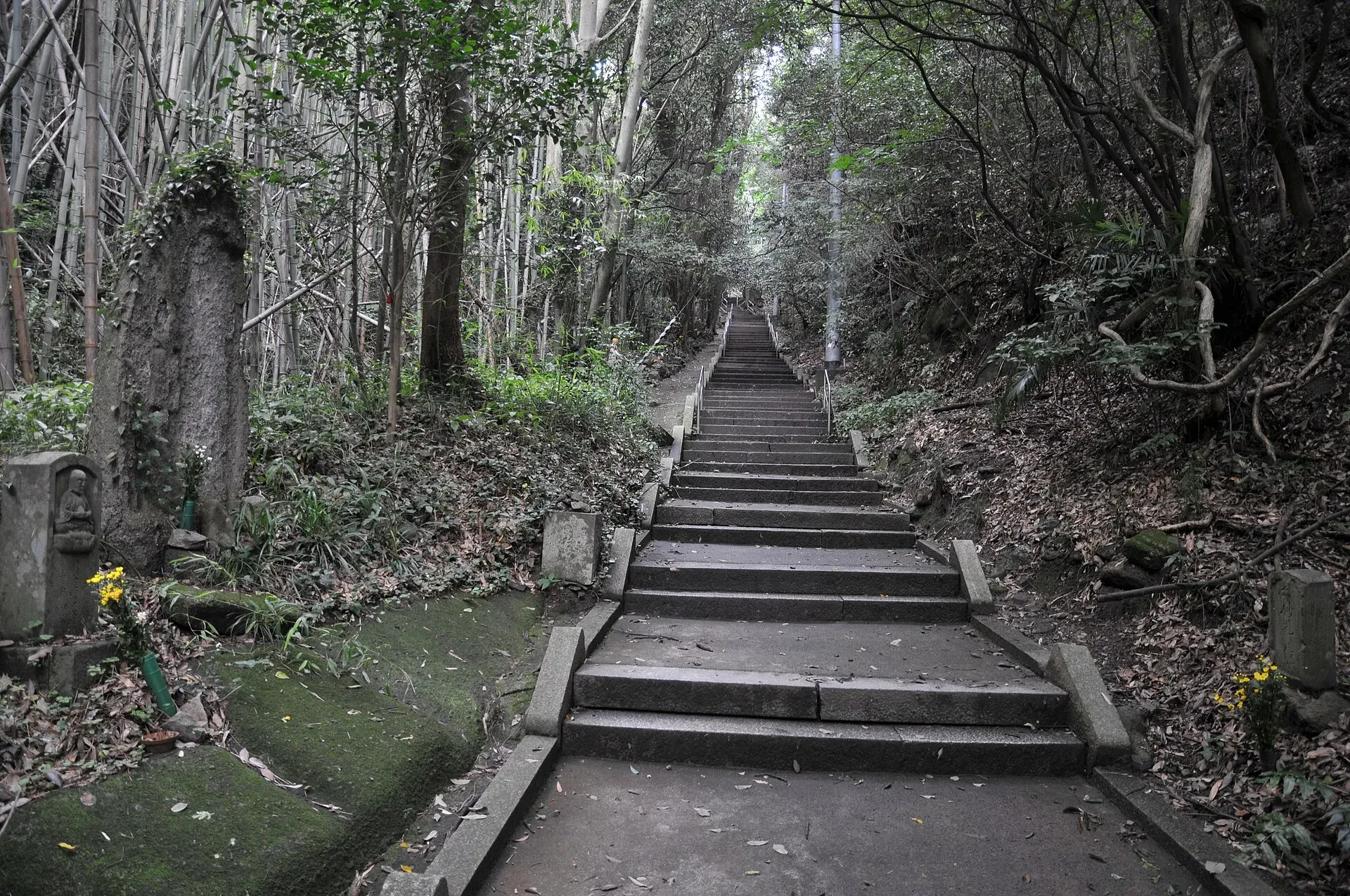 第71番 剣五山 千手院 弥谷寺 境内