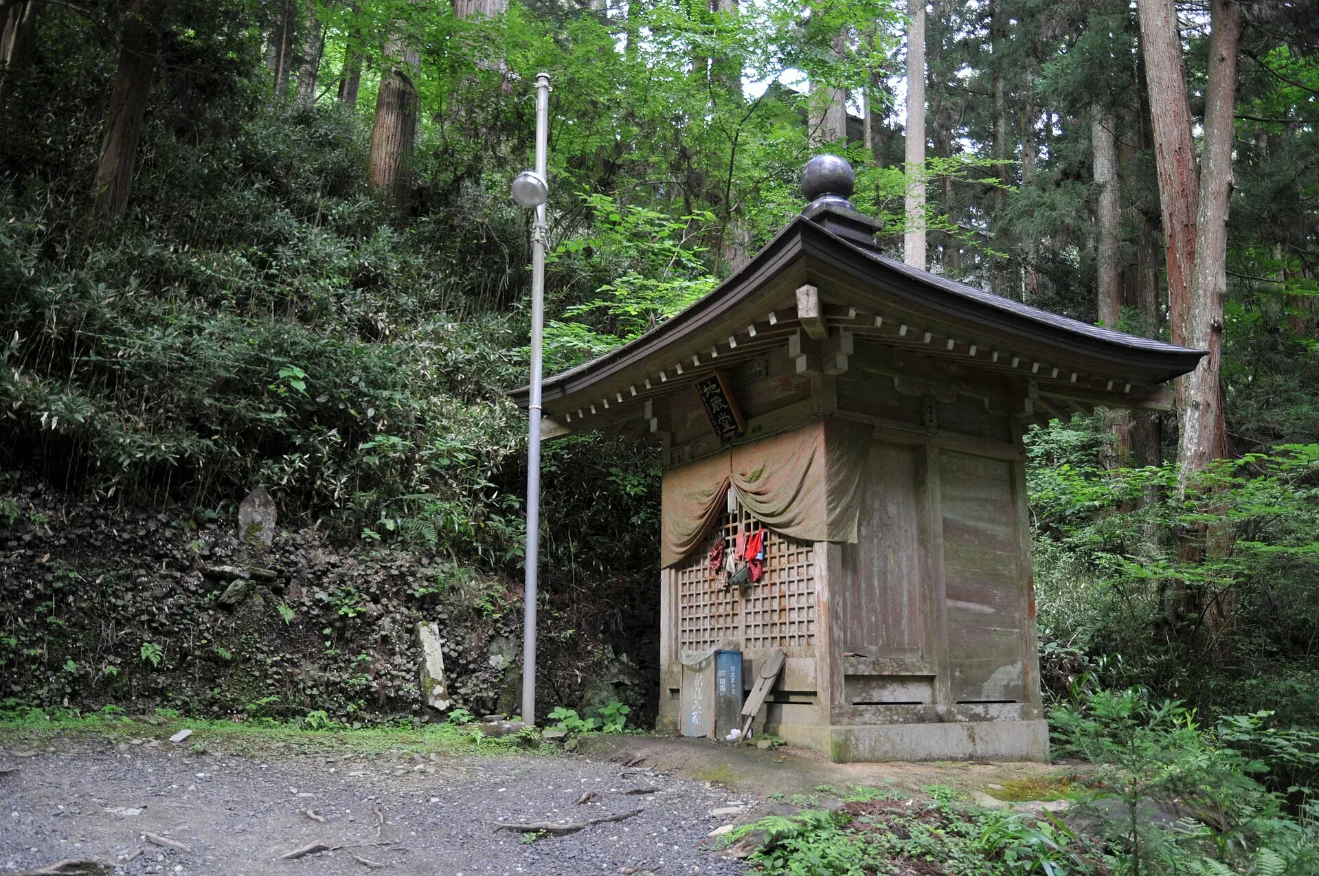 第44番 菅生山 大覚院 大宝寺 境内