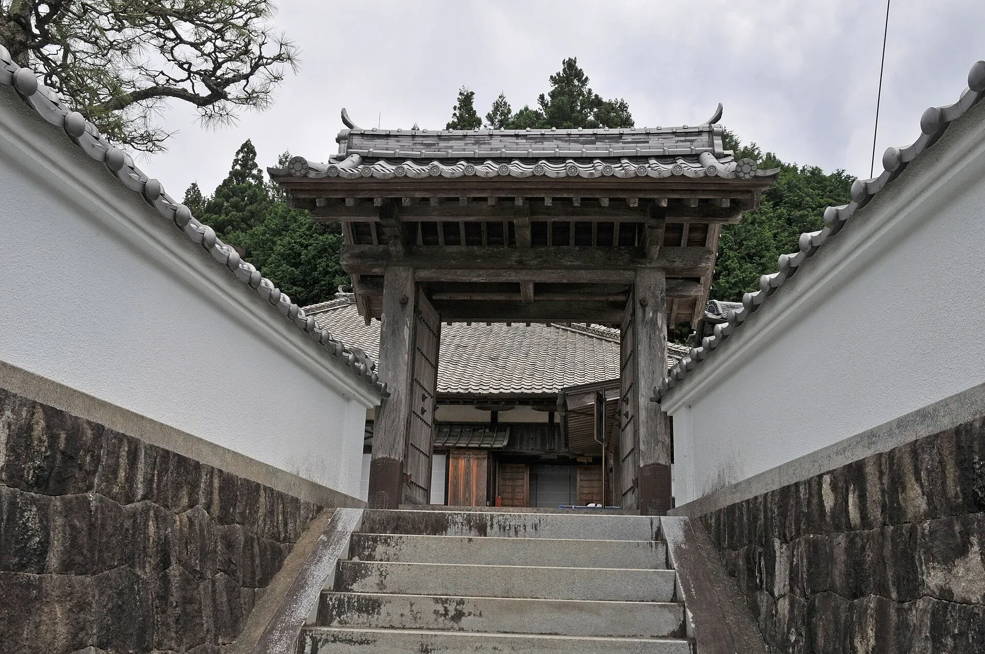 第42番 一カ山 毘盧舎那院 仏木寺 境内