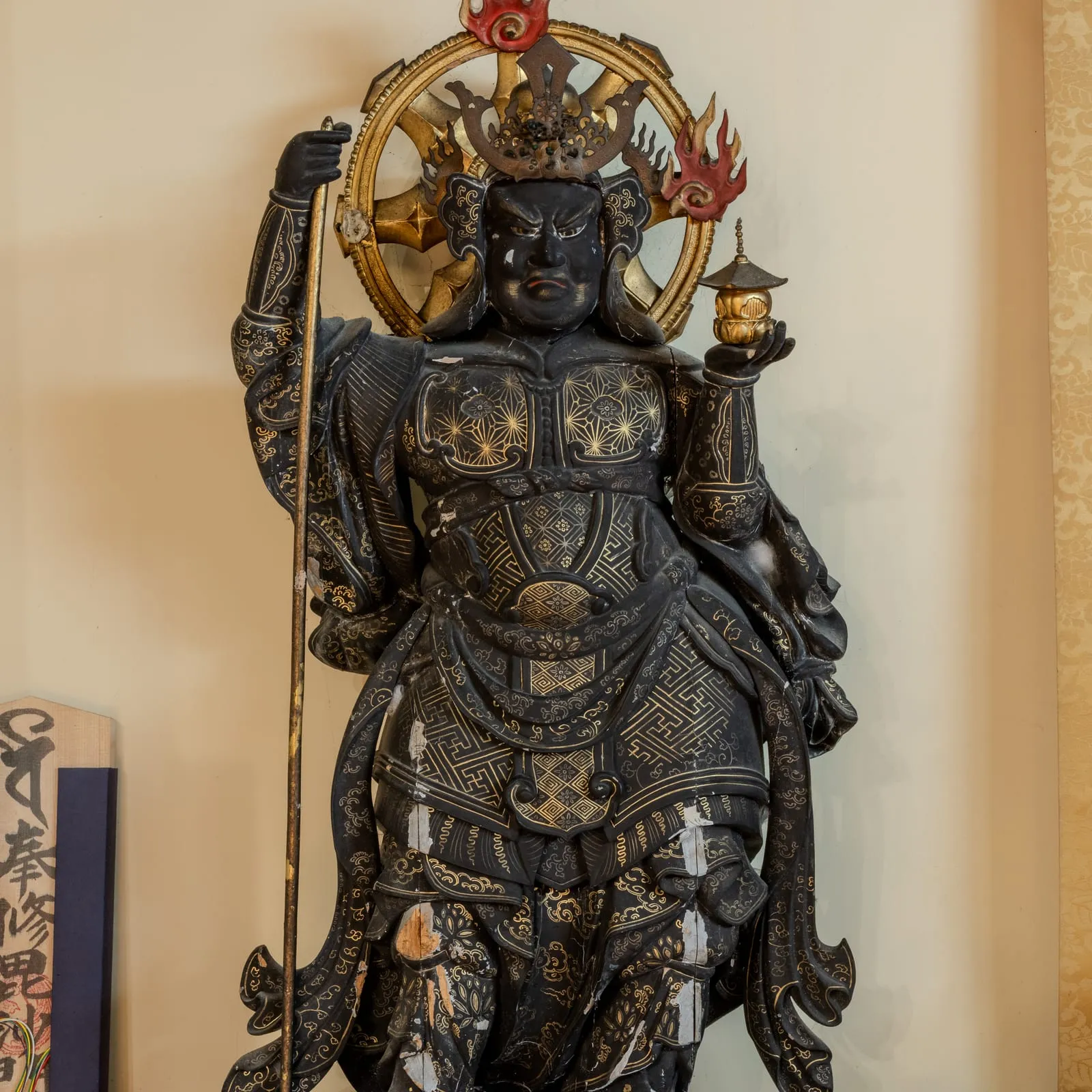 平等寺の毘沙門天立像