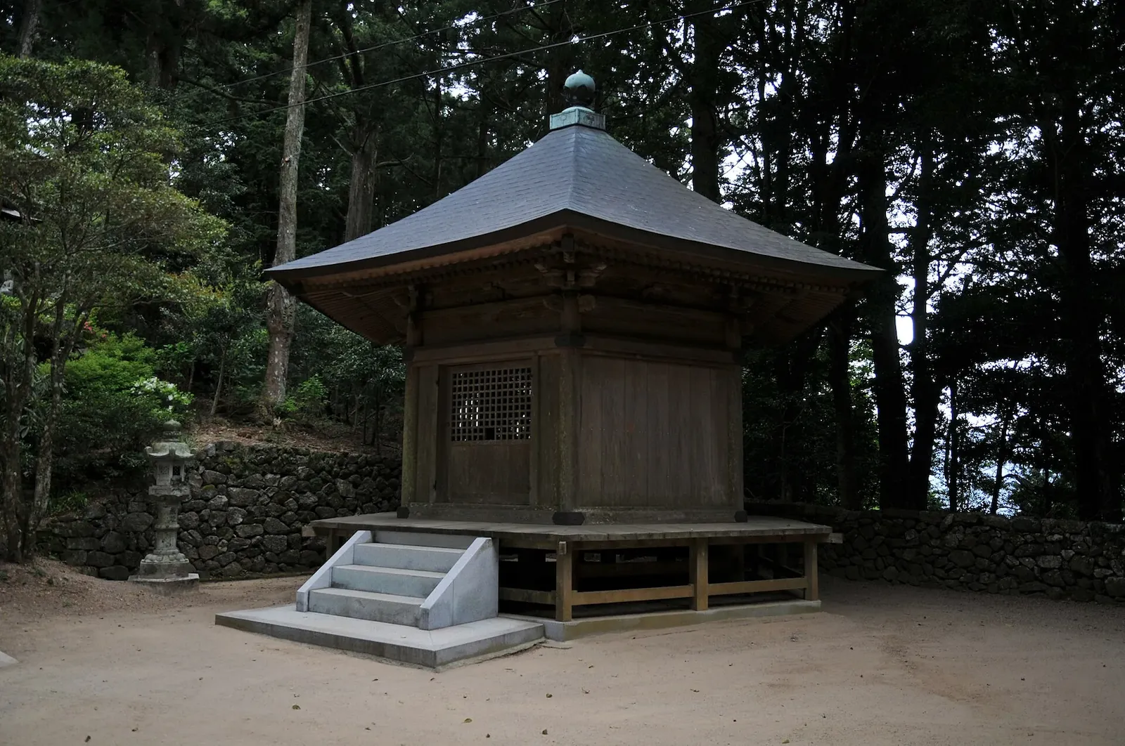 第20番 霊鷲山 宝珠院 鶴林寺 六角堂