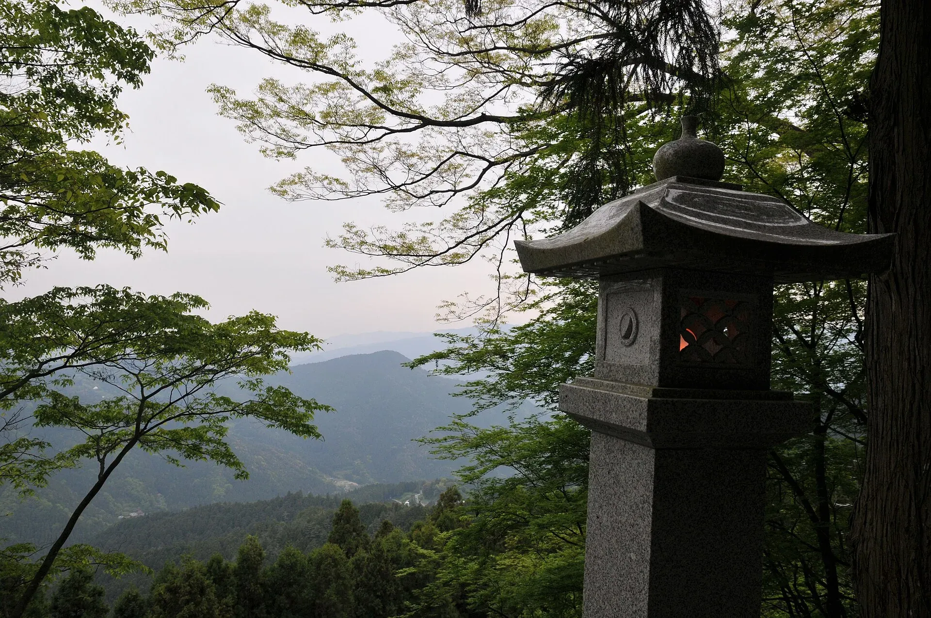 第12番 摩廬山 正寿院 焼山寺 境内