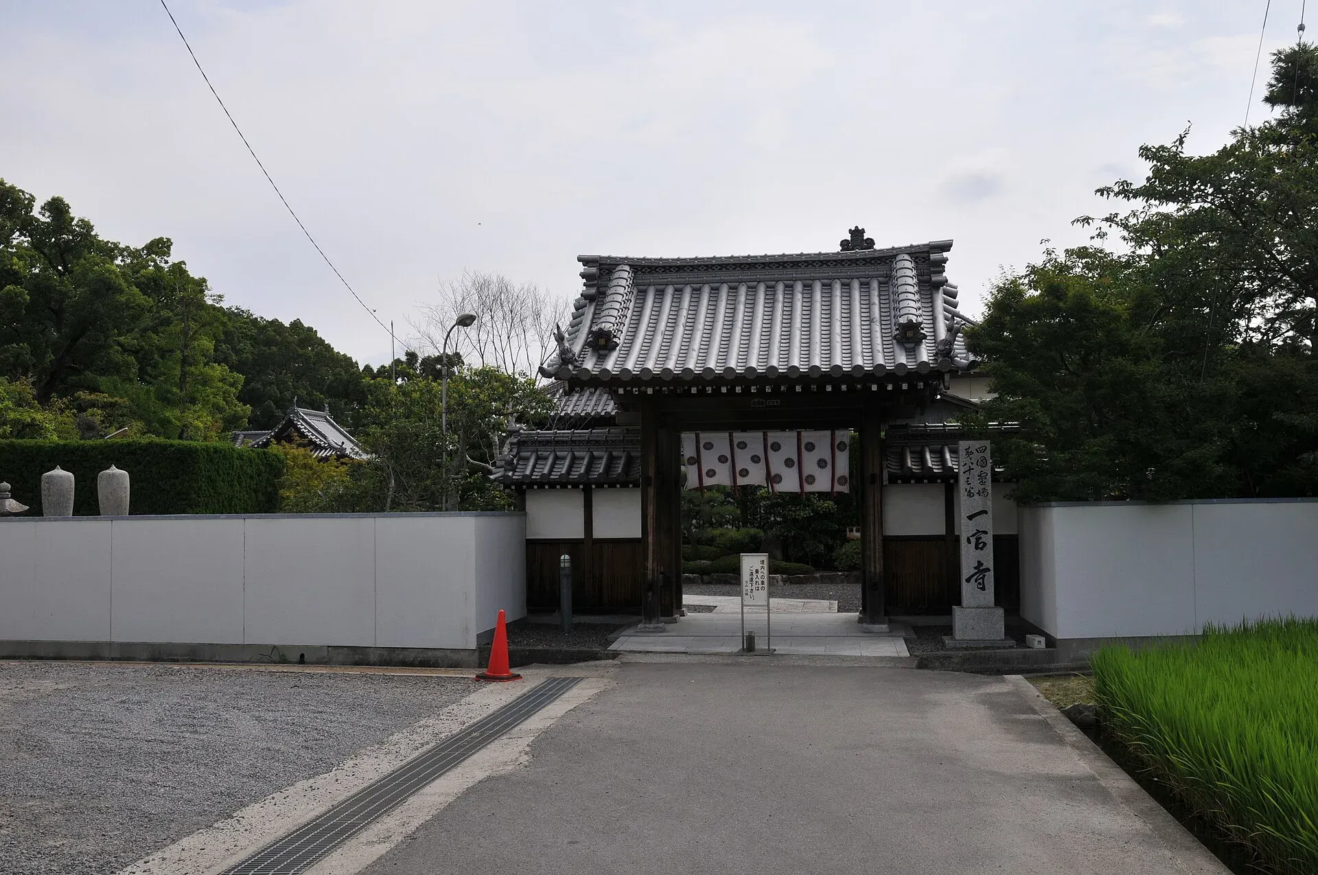 第83番 神毫山 大宝院 一宮寺 境内