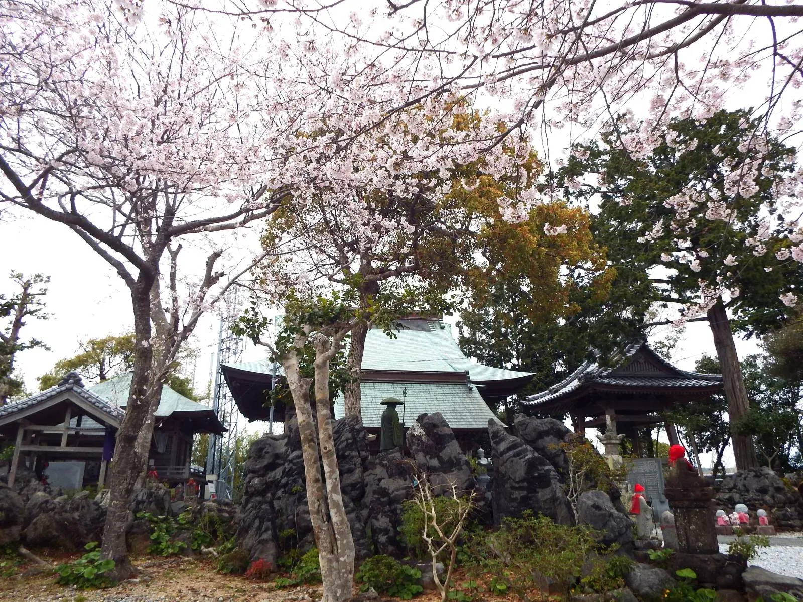 第32番 八葉山 求聞持院 禅師峰寺 境内